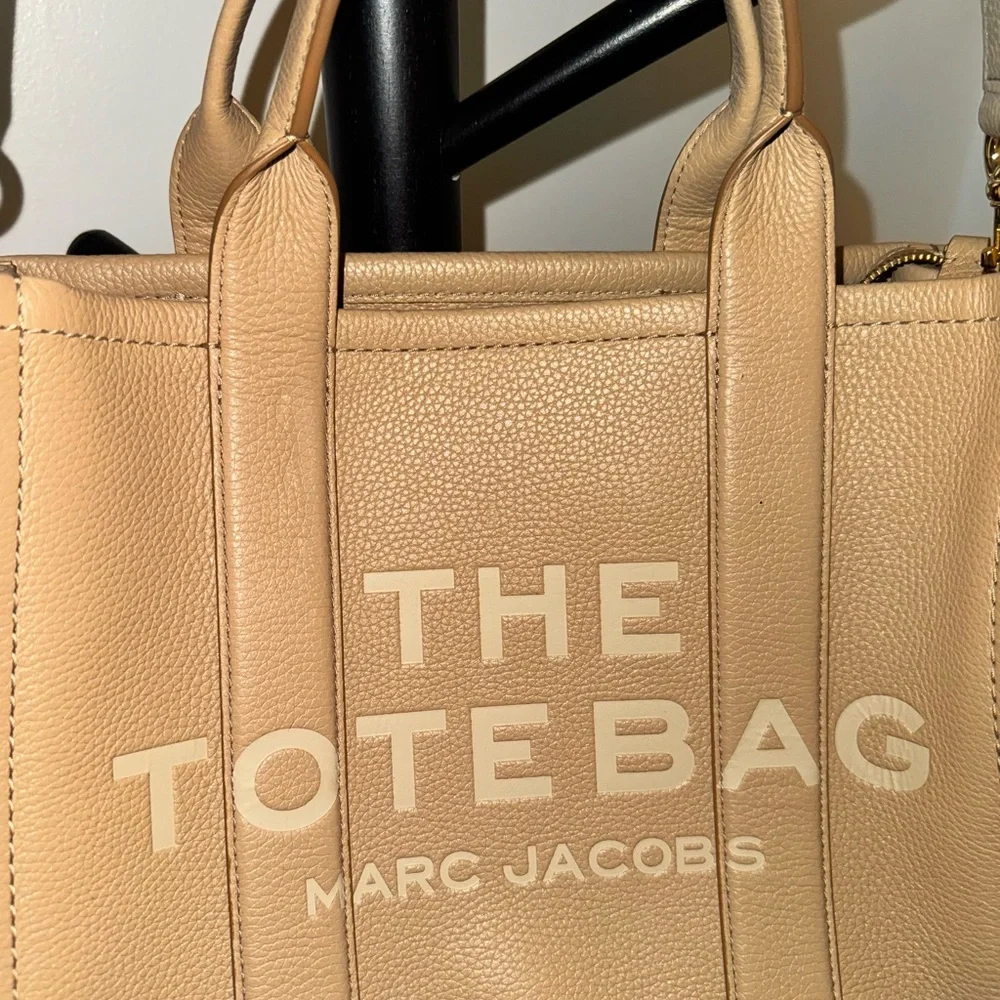 Marc Jacobs Taupe Leather Tote - Picture 4 of 15